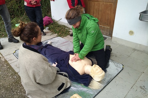 Erste-Hilfe-Outdoor-Kurs-HLW