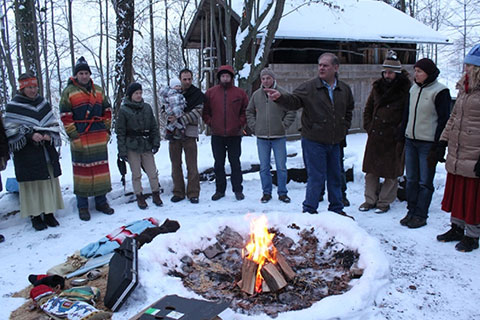Hopi Indianer Kurs - Weisheiten für Herzensbeziehungen Jim macht eine Pfeifenzeremonie Hopi Indianer Kurs - Weisheiten für Herzensbeziehungen Jim macht eine Pfeifenzeremonie