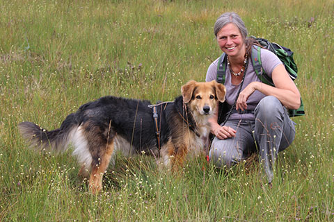 Hundetraining Kurs: Erlebnis Vertrauen & Bindung festigen Kursleitung Dr. Barbara Deubzer Hundetraining Kurs: Erlebnis Vertrauen & Bindung festigen Kursleitung Dr. Barbara Deubzer